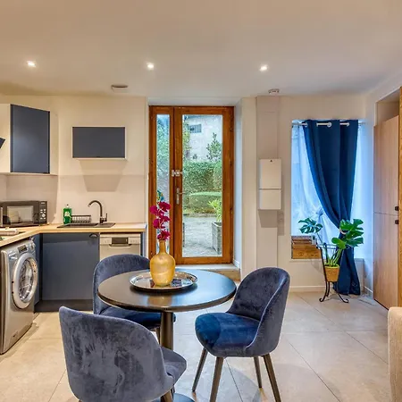 Apartment La Parenthese - T2 Calme Et Climatise Tassin-la-Demi-Lune